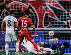 IM体育官方网-守门员神勇发挥，封堵所有进球威胁