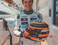 IM体育官网-迈凯伦完胜索伯车队，皮亚斯特里状态火热的简单介绍