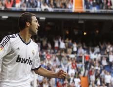 IM体育官方网-赛道与战场，当F1引擎轰鸣遇见非洲杯狂胜