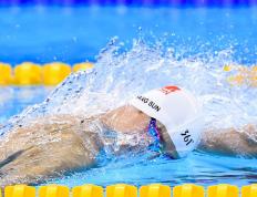 IM体育官方平台-鹰击长空，拉文关键一击，老鹰力克雄鹿展露冠军相