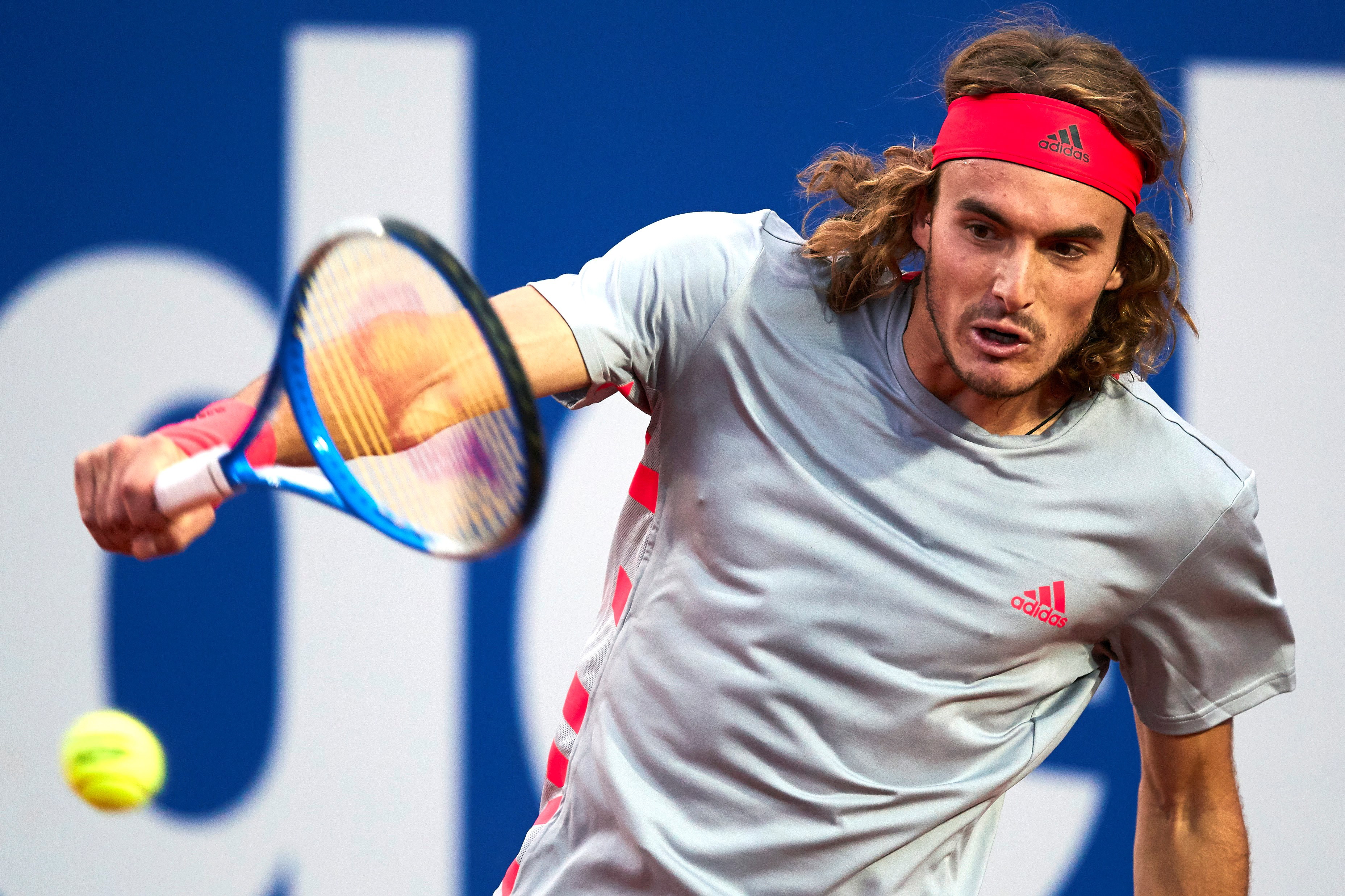 IM体育下载-关于西班牙网球队横扫英国网球队,西西帕斯送出助攻的信息