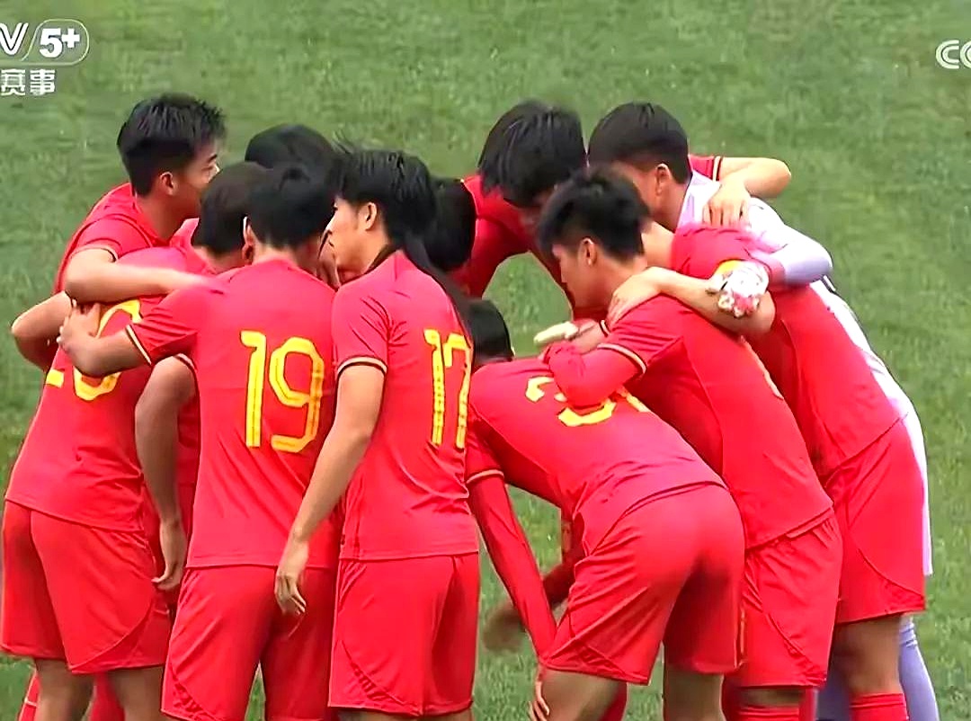 IM体育app-国内足球队斩获连胜,让球迷欢呼雀跃