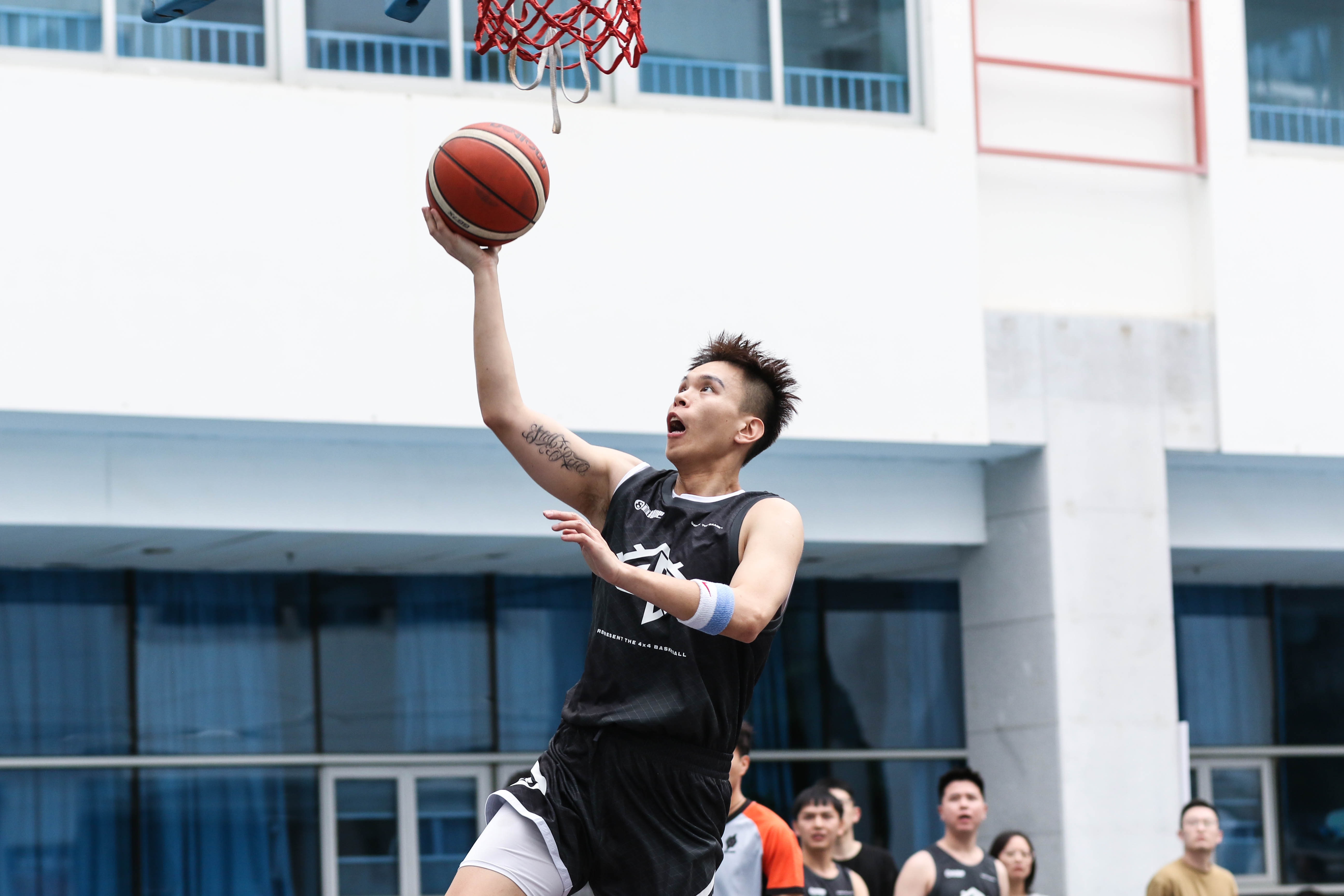 IM体育官方网-关于顶尖男子篮球联赛集结众多实力球队的信息