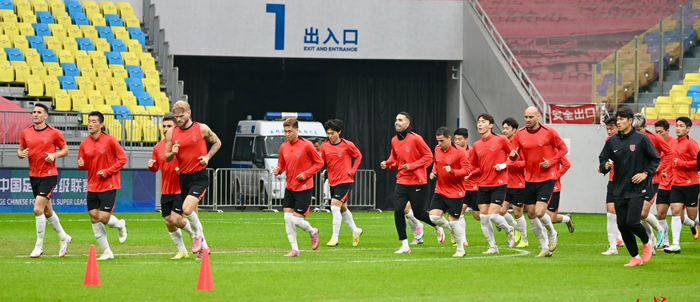 IM体育官方网-中超强队备赛争胜,备战壮烈开战!的简单介绍