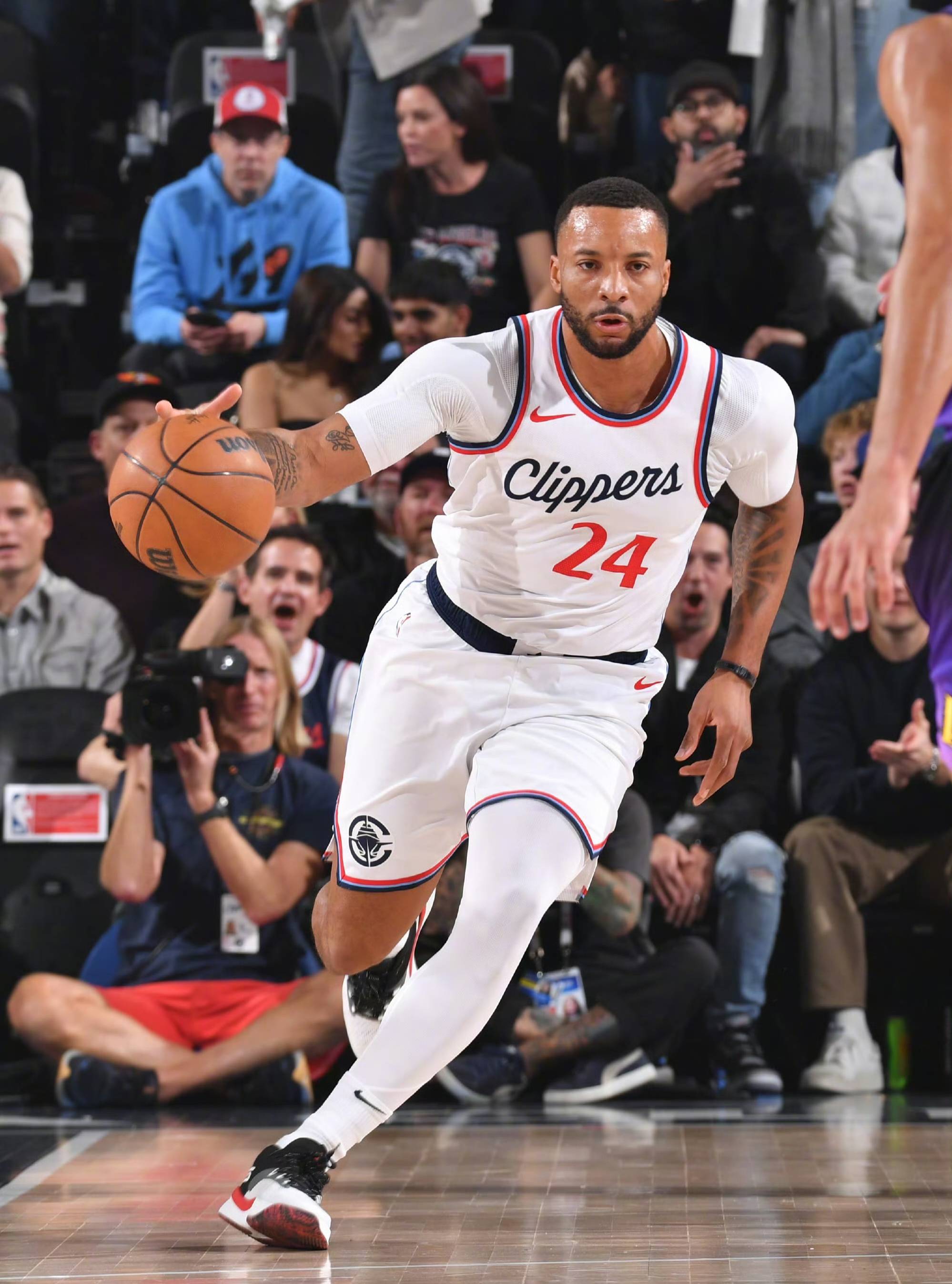 IM体育网页版登录入口-包含快船队在季后赛中表现低迷，面临困难局面的词条