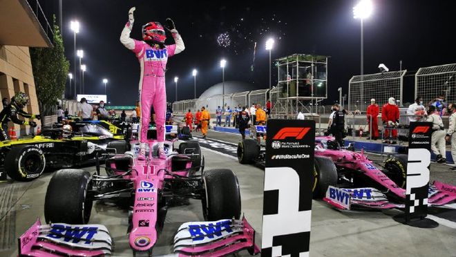 IM体育平台-梅赛德斯翻盘迈凯伦，佩雷兹扛起全队的简单介绍