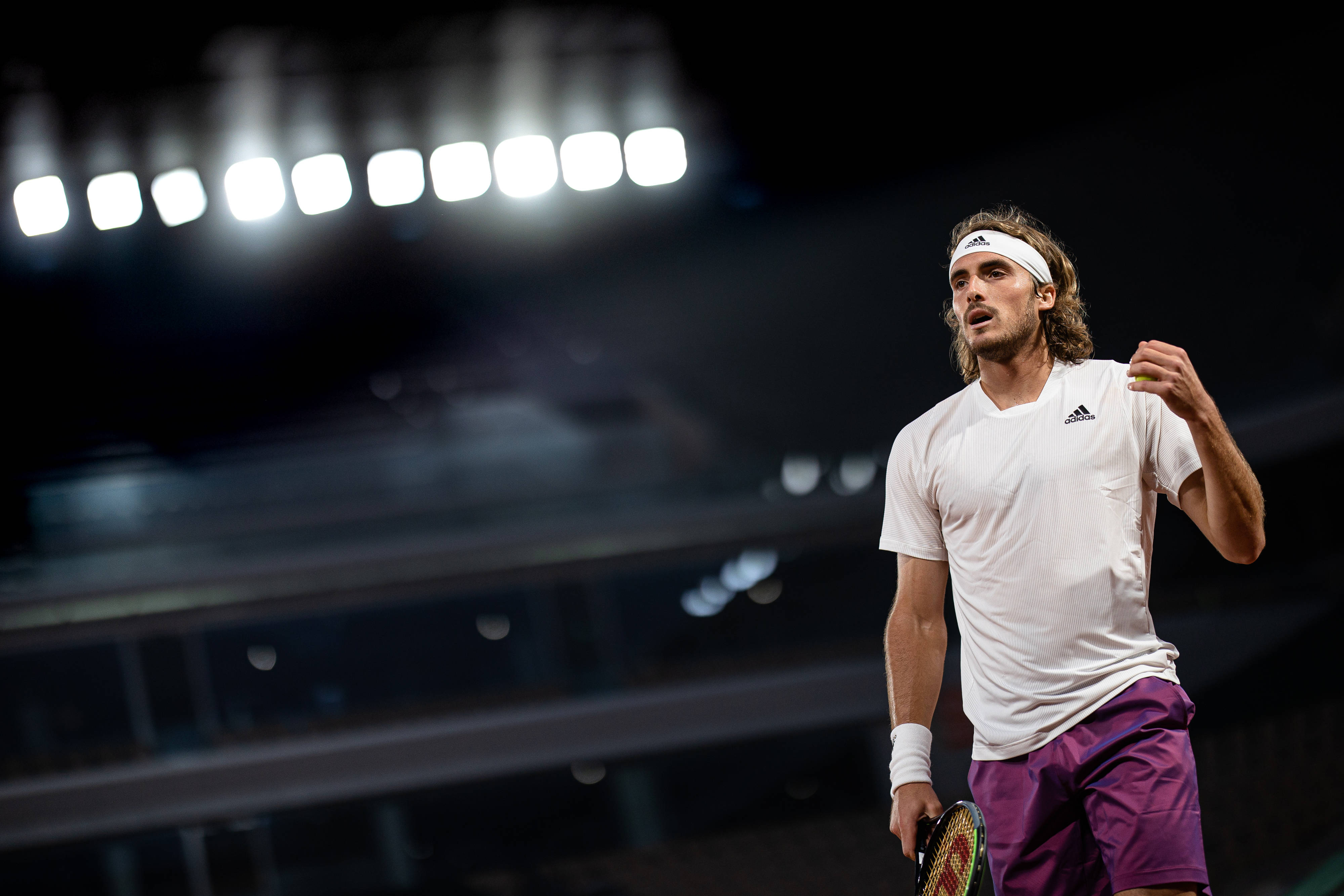 IM体育赛事直播入口-包含英国网球队完胜日本网球队，西西帕斯高光表现的词条