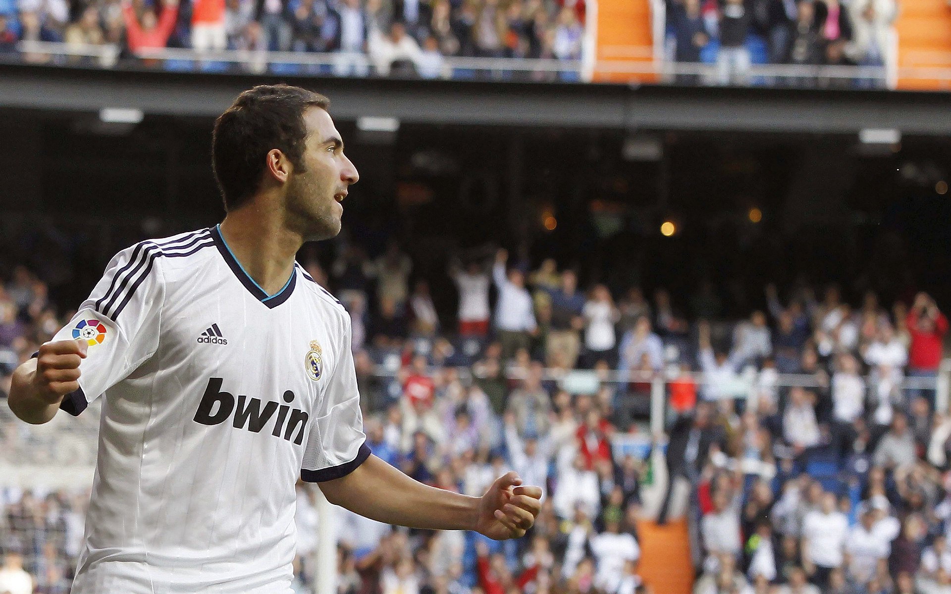 IM体育在线注册-莱万一剑封喉展巨星本色,委内瑞拉闪电战速胜巴拉圭