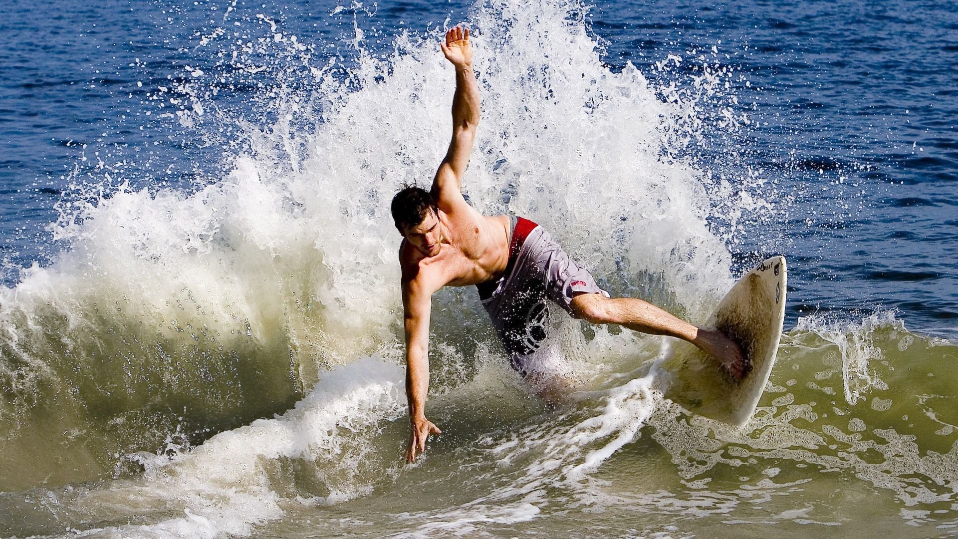 IM体育app-关键先生！阿拉巴关键节点连续得分，皇马正面击溃马德里竞技