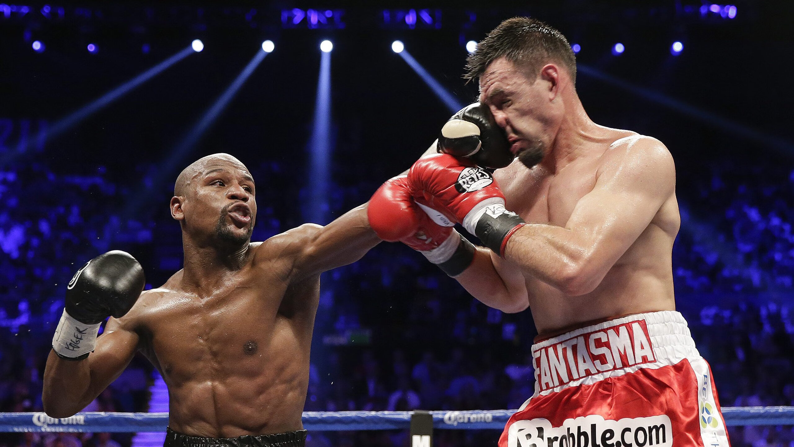 IM体育App下载-天使之翼划破夜空，迪马利亚关键进球定乾坤，巴萨险胜加纳展现足球唯一性魅力